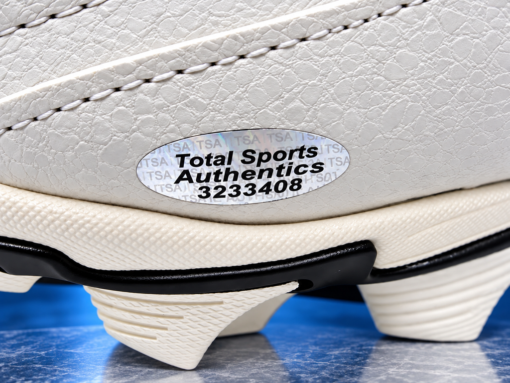 Total Sports Authentics sticker numbered 3233408